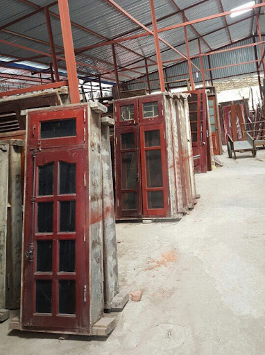 mua bán cửa gỗ cũ tại hà nội