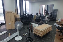 Thanh lý đồ cũ văn phòng – Lợi ích và những điều mà bạn cần biết