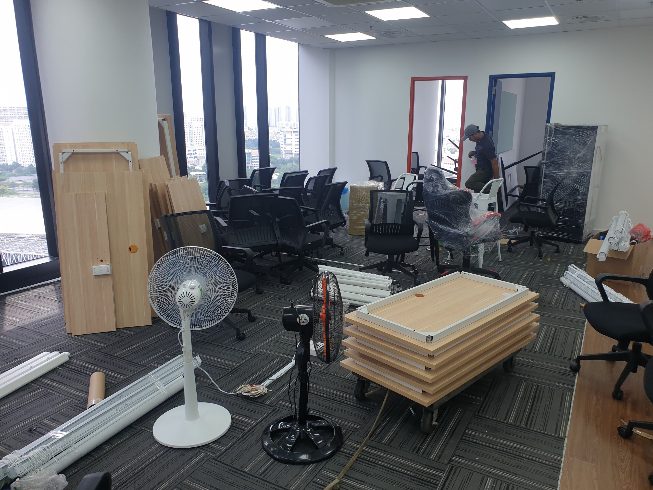 Thu-mua-noi-that-van-phong-hcm