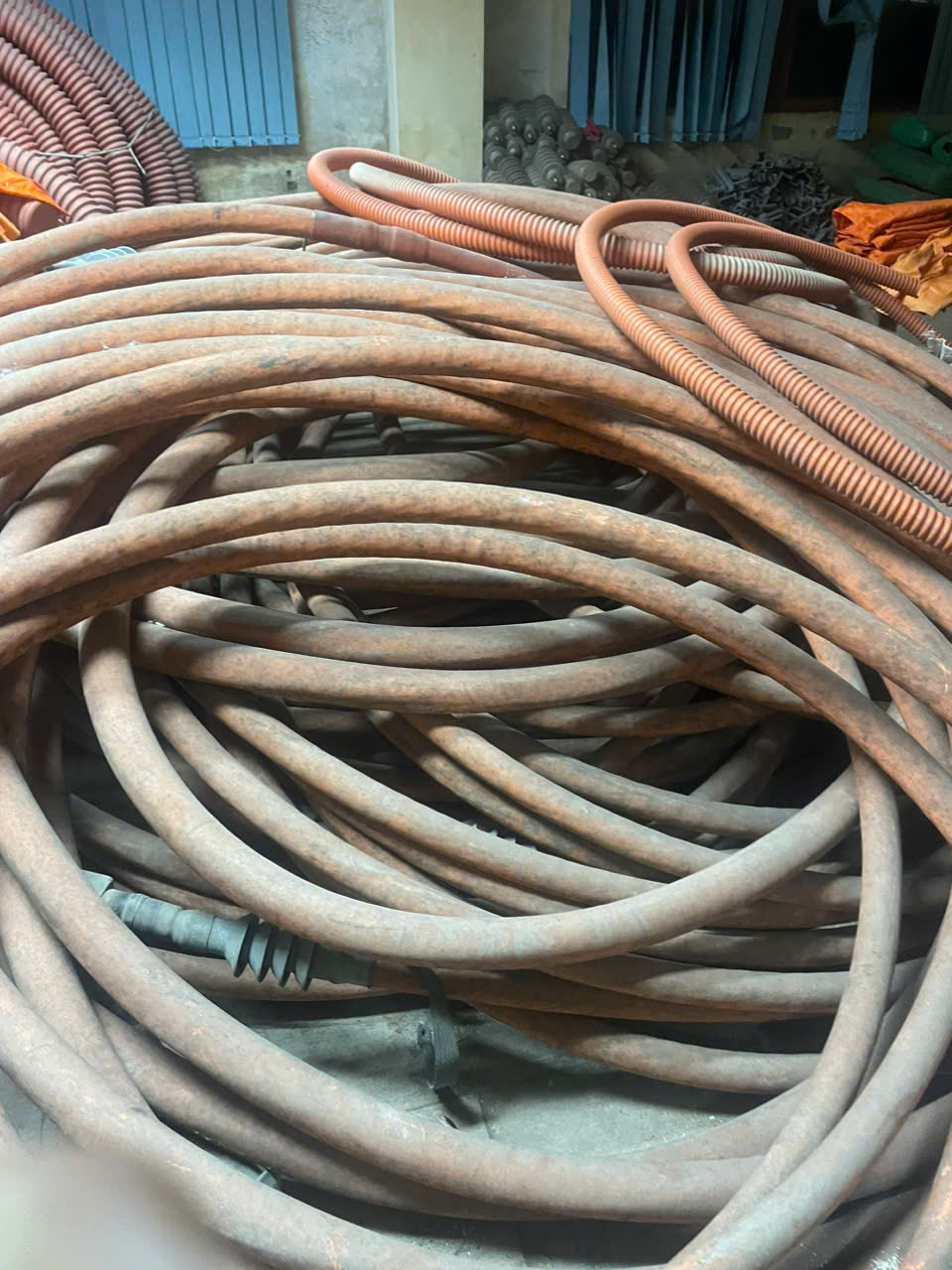 thu-mua-ong-dong-may-lanh