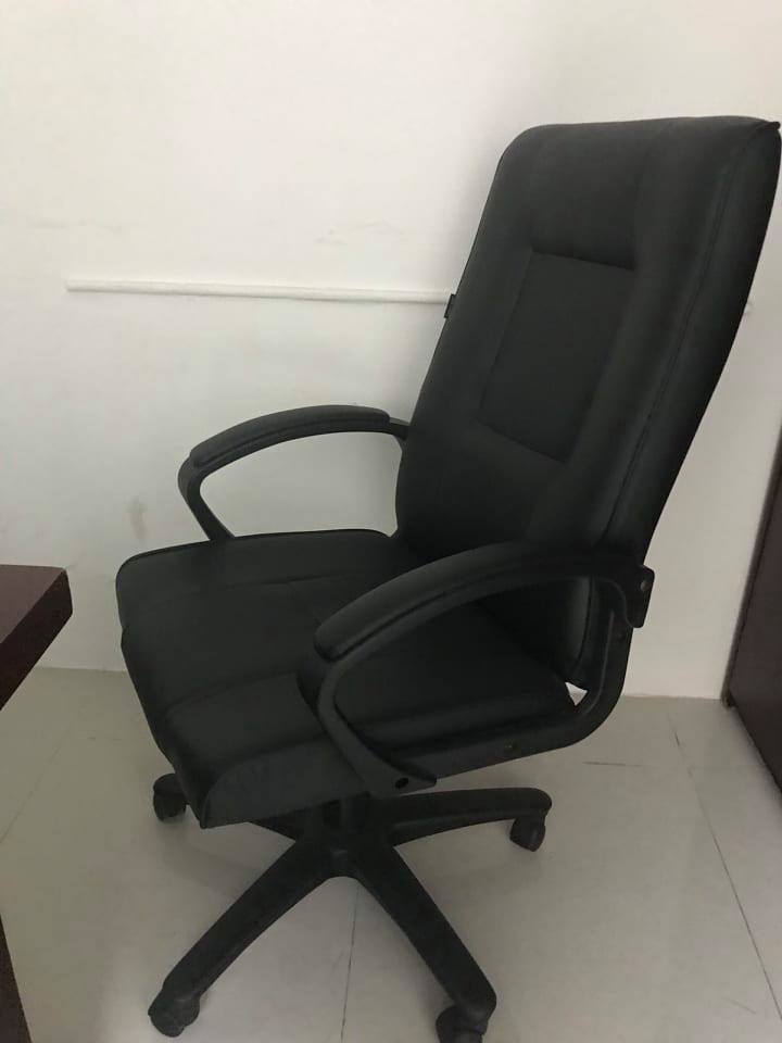 thu-mua-ghe-van-phong-cu